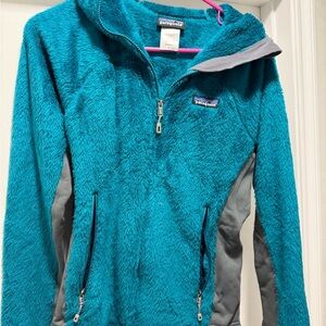 Teal Patagonia Women’s R3 Hoody